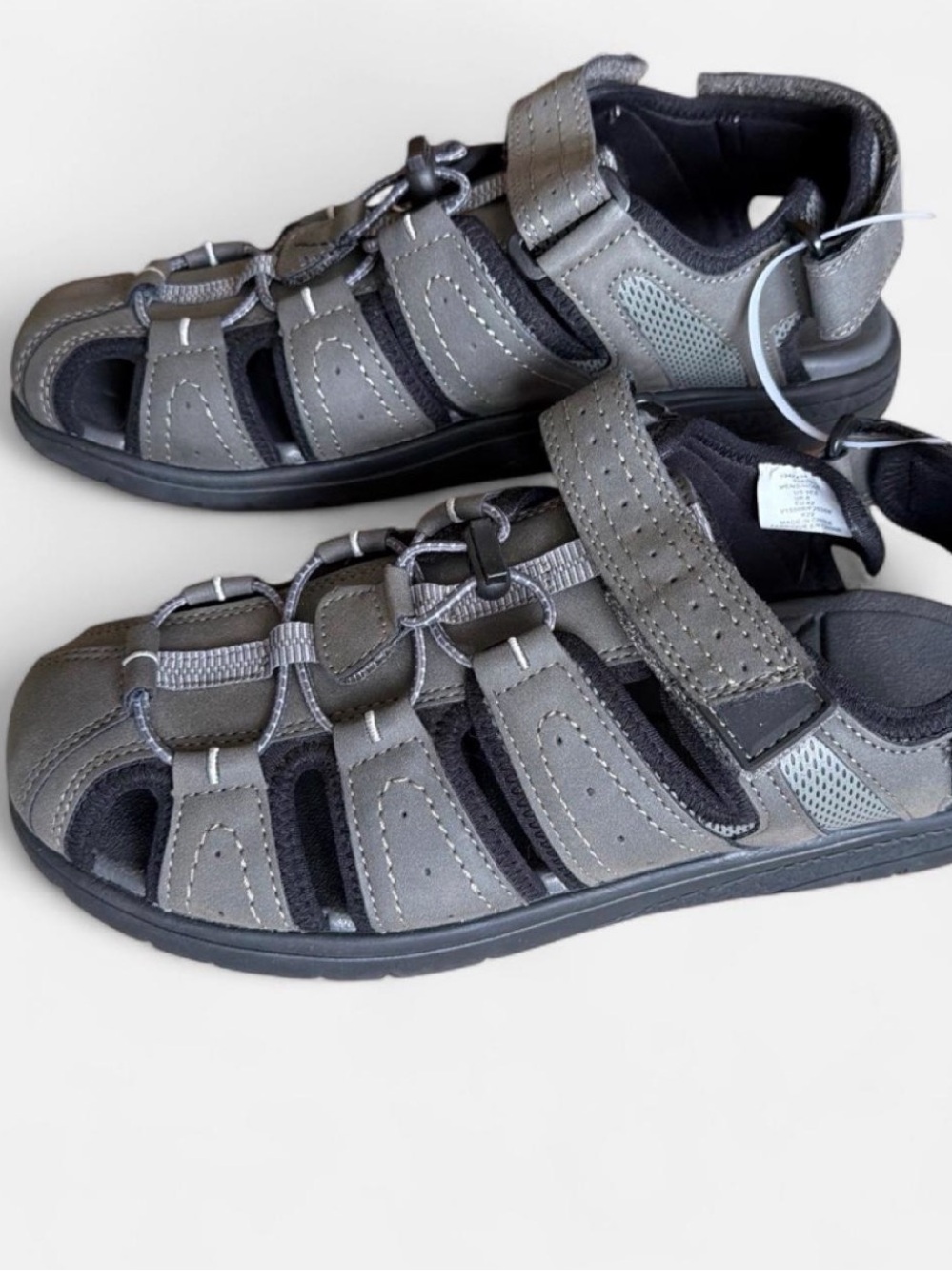 Lands End men’s gray size 9 extra wide casual sport closed toe sandal.